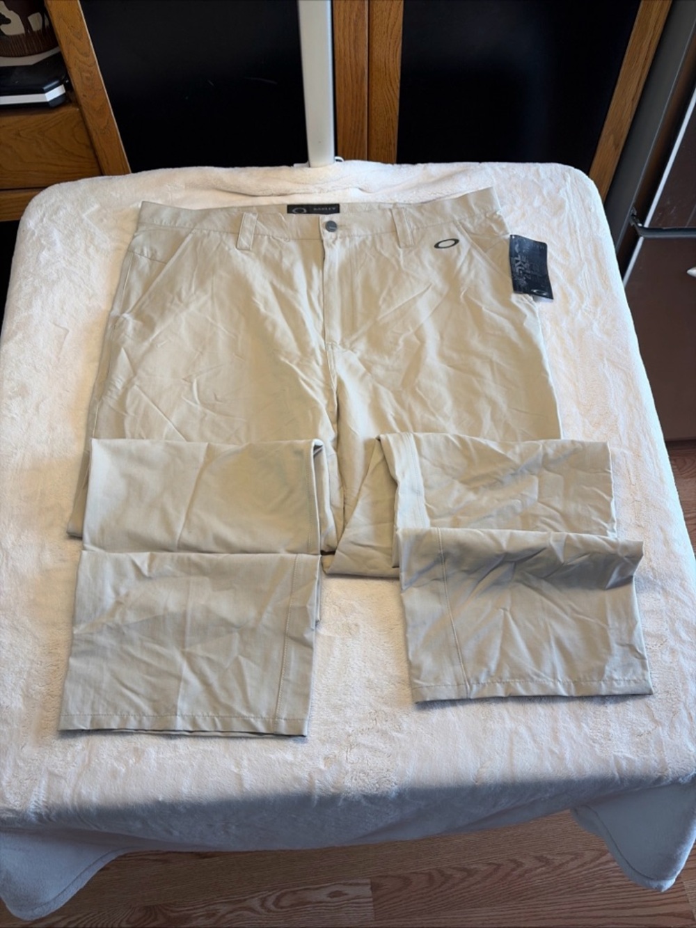 Oakley Trousers Vintage Golf Pants Tan Men’s Sz 40X32 *NWT*